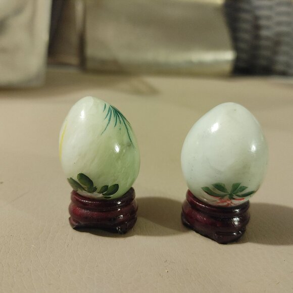 Mable Green Hand Painted Decorative Eggs With Floral Birds Design On Wooden Stan - Picture 13 of 14